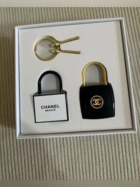 Chanel VIP Black & White Lock Keychain Set
